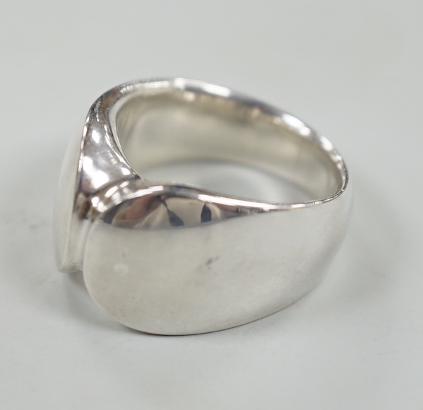 A Georg Jensen sterling ring, design no. 100, size K/L.